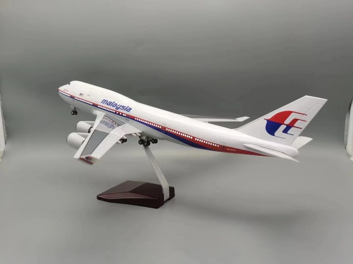 B747 Malaysia Airways 1/150 Sc - Home Decor Malaysia ulasan dan harga
