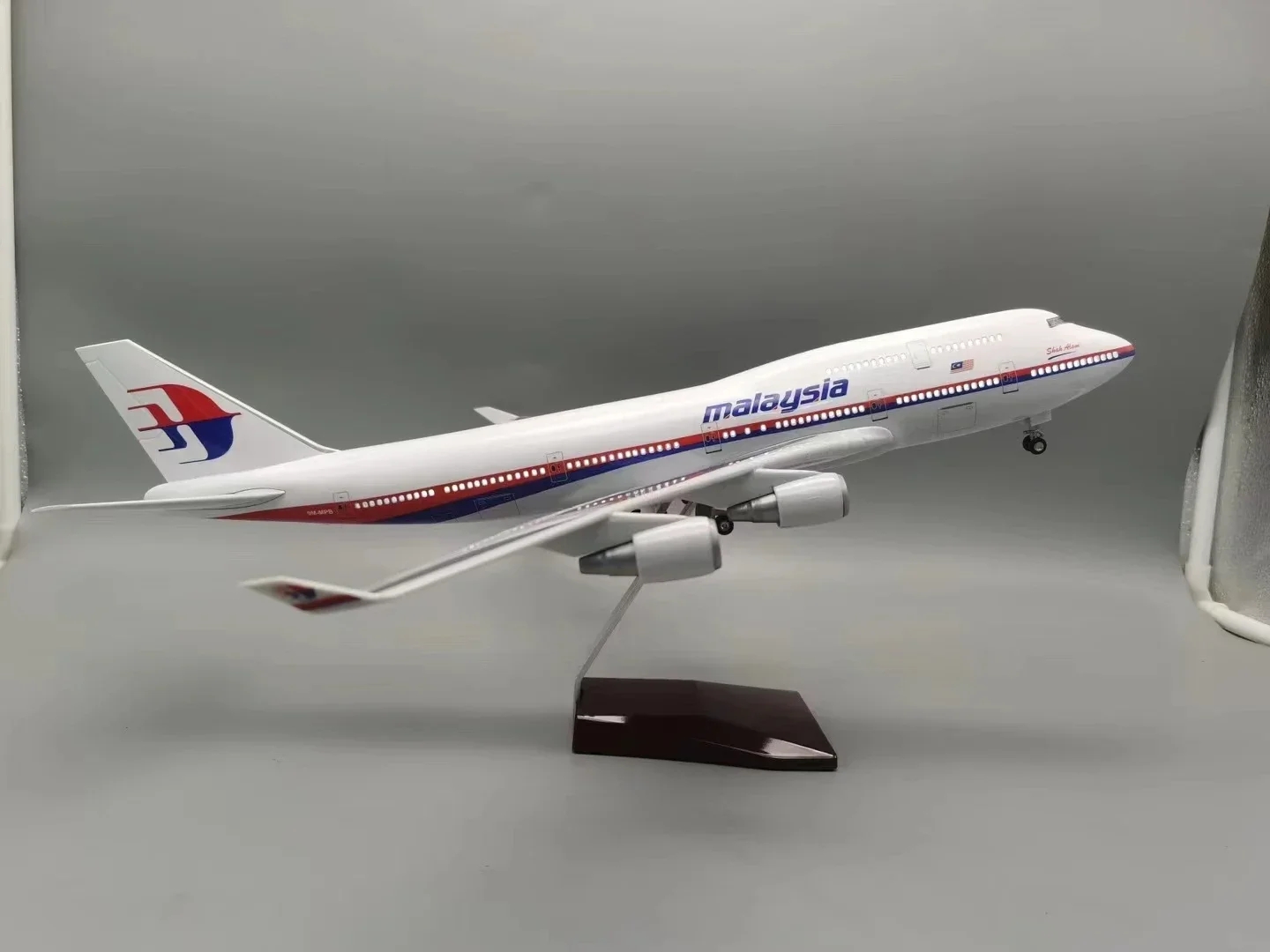 B747 Malaysia Airways 1/150 Sc - Home Decor Malaysia ulasan dan harga